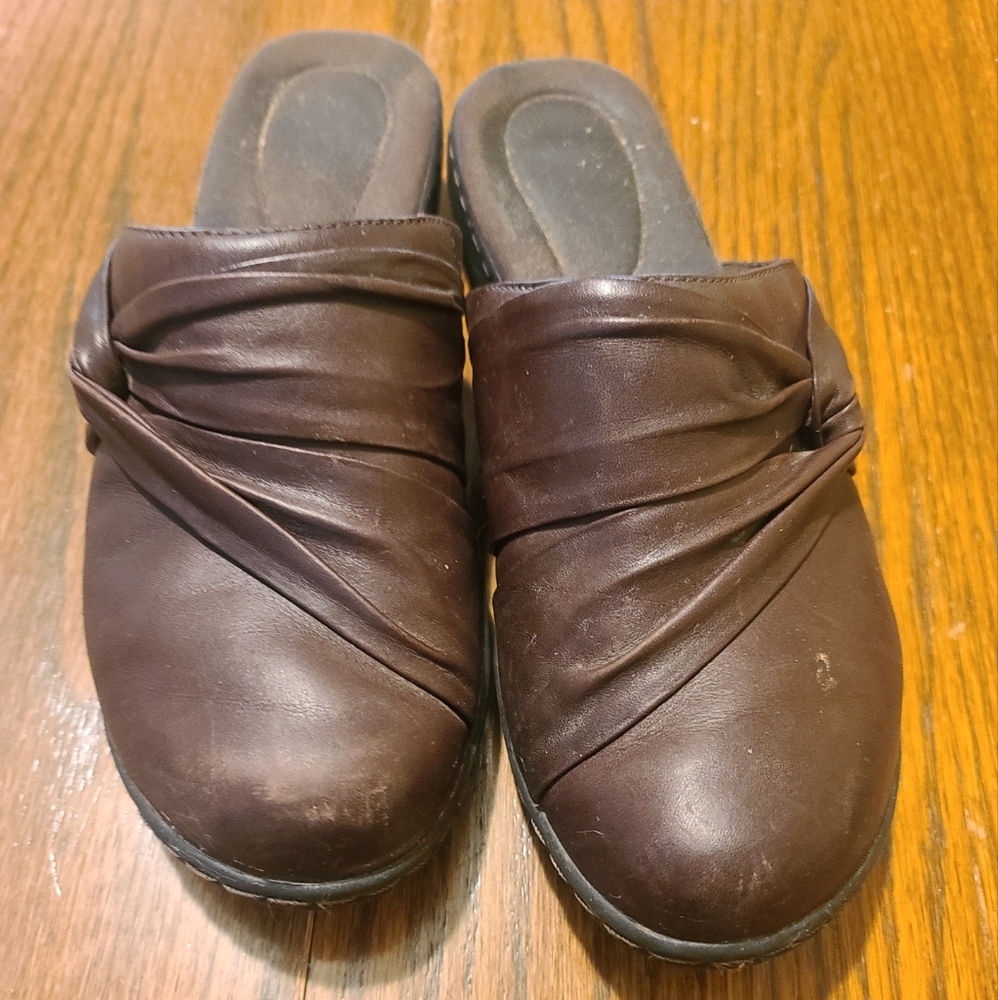 Clarks Women's Brown Leather Slip On 7 N